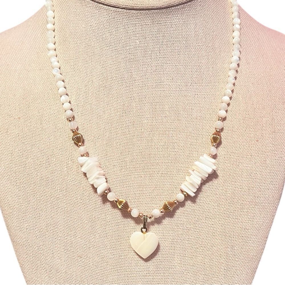 Vintage Mother Of Pearl Heart Pendant Beaded Gold Tone Necklace
